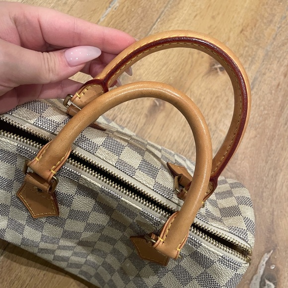 AUTHENTIC LOUIS VUITTON SPEEDY 25 BAG. - Picture 2 of 11
